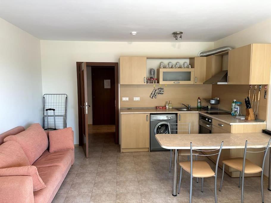 Spacious Fully Furnished Studio In Kavarna Apart Hotel Exterior foto